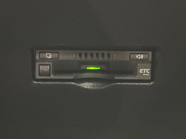 【ETC】高速道路の料金所をストレスなく通過！話題のスポットやサービスエリアに多い「スマートIC」利用時は必須のアイテムです。当店でセットアップを実施、ご納車当日からすぐにご利用いただけます！