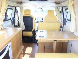 乗車人数：2名　就寝人数：2名　車両サイズは、長さ443cm　幅169cm　高さ190cm。4ナンバーとなります♪