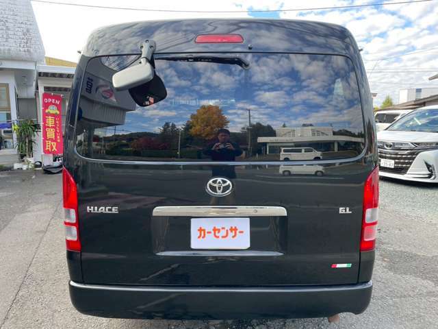 リアからの画像