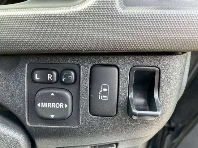 パワースライドドア付き