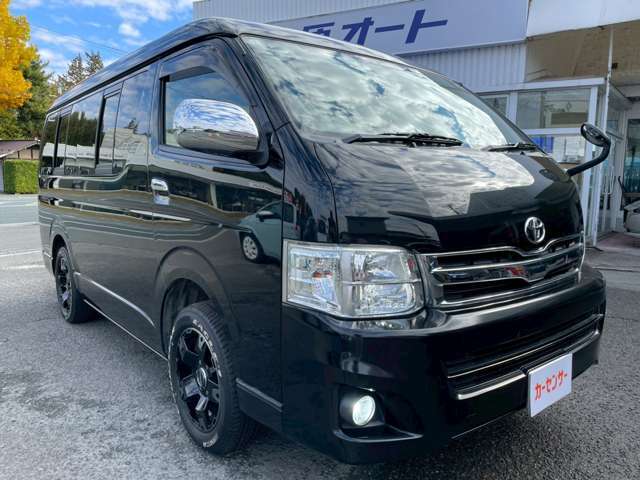 トヨタ「209」ブラックマイカ