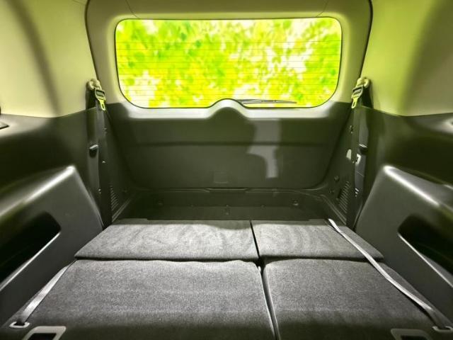 WECARSでは各商談席に大型モニターをご用意しております！見やすい大画面でゆったりと全国の在庫をご覧いただけます！是非ご来店お待ちしております！