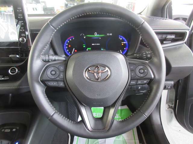 こちらの車両はステアリングリモコンを装備しています。