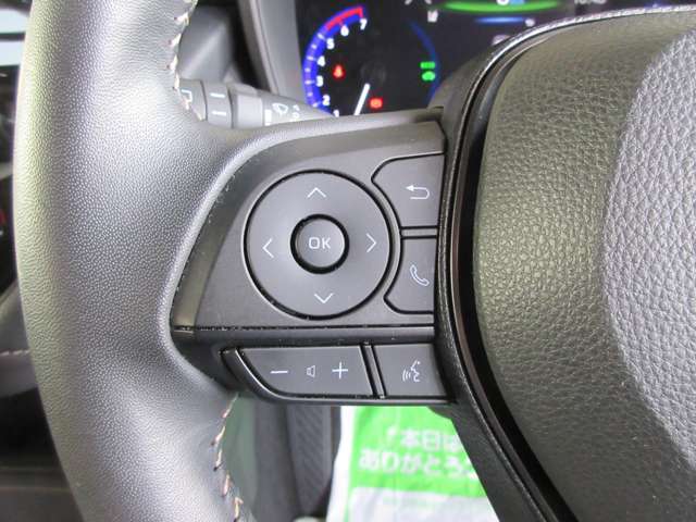 こちらの車両はステアリングリモコンを装備しています。