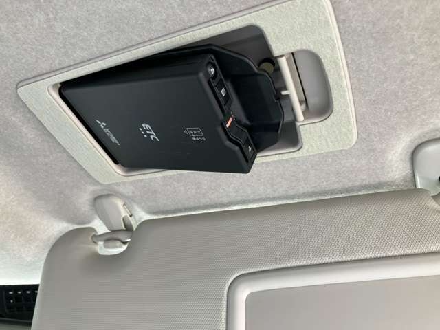 高速道路の料金所も、スムーズに通過できる、ETC車載器を装備しています。