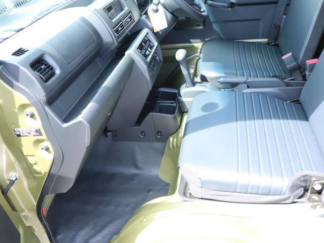 遠方の方必見！！当社で納車の場合は近くのお住まいの方と、ほとんど変わらない金額でいけます！！