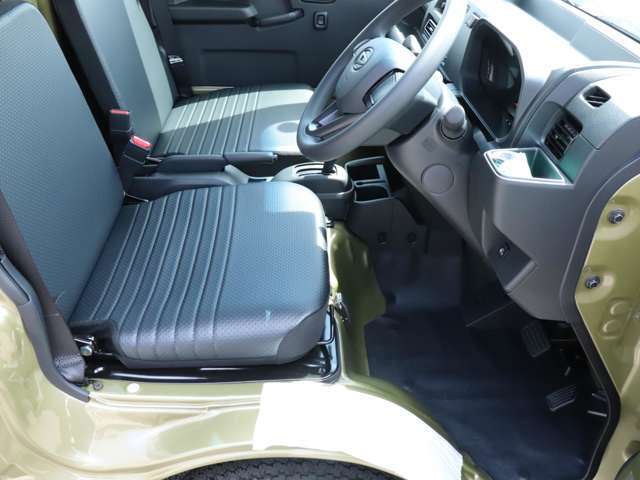 整備工場完備！！アフターの事もお任せ安心！！お車のすべてをお任せ下さい！二級整備士2人います！！
