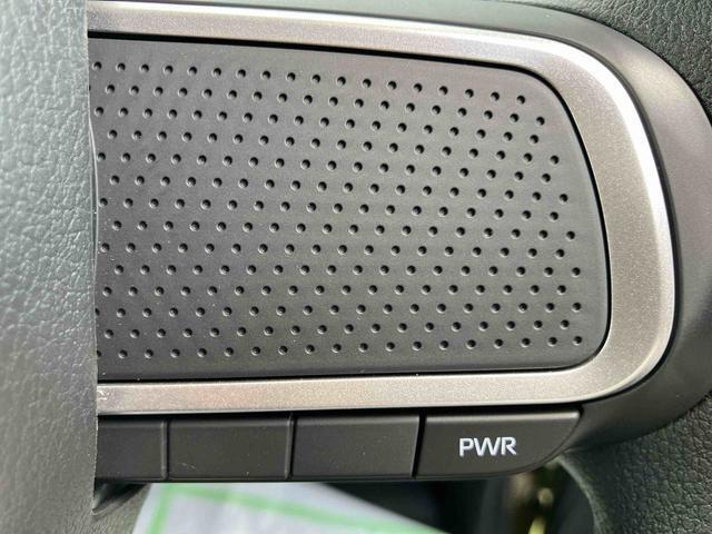 3.「認定中古車カルテ」は、走行距離や修復歴に加えてキズ・凹みの有無・状態や消耗品の交換、過去の整備状況がわかります。