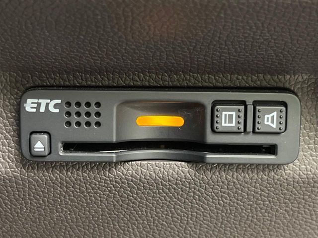 【ETC】高速道路の料金所をストレスなく通過！話題のスポットやサービスエリアに多い「スマートIC」利用時は必須のアイテムです。当店でセットアップを実施、ご納車当日からすぐにご利用いただけます！
