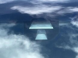 【ホンダセンシング】走行中に前方の車両等を認識し、衝突しそうな時は警報とブレーキで衝突回避と被害軽減をアシスト。より安全にドライブをお楽しみいただけます。