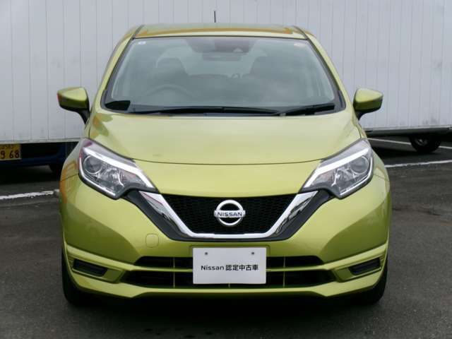 衝突軽減ブレーキ、車線逸脱警報、フロント＆バックソナー、踏み間違い防止アシスト。安全装備充実。