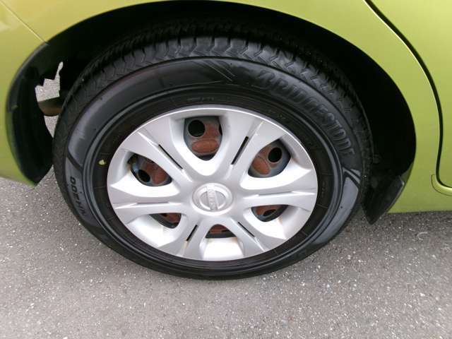 日産純正ホイール。