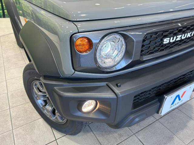 【LEDヘッドライト】悪天候や夜間走行時も良好な視界を確保し安心して運転できる高輝度LEDヘッドライトを装備！点灯速度が早く、消費電力も抑えられています。