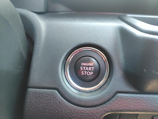 キーレスプッシュスタートシステム搭載でエンジン始動はこちらのスイッチで行います。
