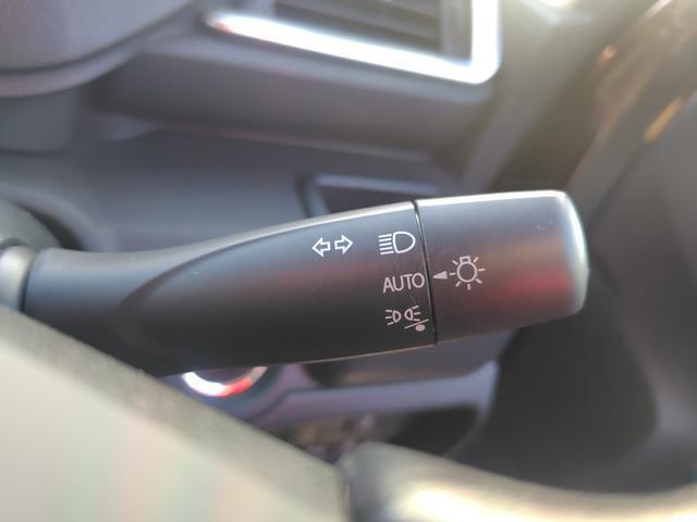オートライトシステム搭載で暗くなると自動でヘッドライトが点灯します。