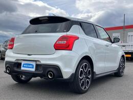 全国に店舗を展開しているのでどこでもお取り寄せが可能です！この車が気になるけど遠方だから・・・と諦める必要はありません！※別途陸送費が必要です。