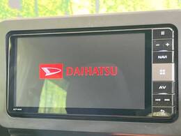 【純正ナビ】人気の純正ナビを装備。オーディオ機能も充実しており、Bluetooth接続すればお持ちのスマホやMP3プレイヤーの音楽を再生可能！毎日の運転がさらに楽しくなります！！