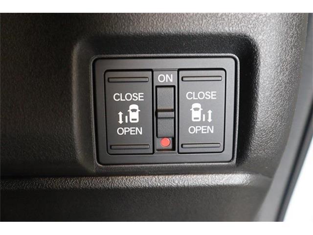 両側電動スライドドアで人の乗り降りや大きな荷物の積み込みがラクラク！