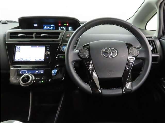 操作しやすい位置に配置されたスイッチ類です