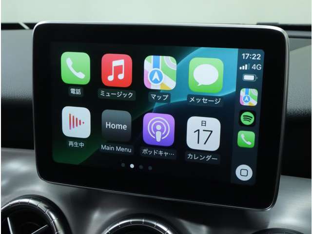 ワイヤレス接続のCar Play＆Android Autoに対応済み。常に最新地図であるスマホのGoogleアプリで目的地を設定すれば、連動して経路案内を開始。もちろん、スマホのミュージックも画面で確認可能です。