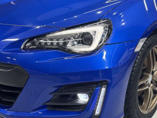 ★LEDヘッドライト★LEDは明るく遠くまで照らす光量で夜間走行の視認性を高めます。長寿命で省電力！見た目もスタイリッシュです。