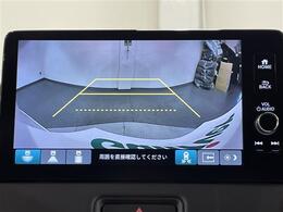 【バックモニター】後ろのカメラの映像をモニターに映し出すことができます！後方の見えない死角や、障害物との距離感をしっかり確認することができます！駐車が苦手な方におすすめです。