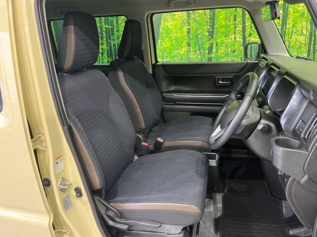 運転席シート廻りは使用感も少なく、良好な状態となっています。丁寧に使われていたことがよくわかりますね。