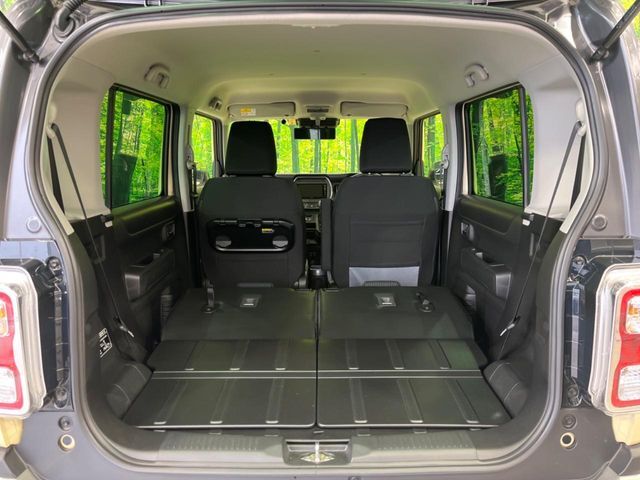 普段のお買い物や通勤、送迎等に十分な荷室スペースを確保しております。セカンドシートを倒すと、大きな荷物の積載も可能です♪