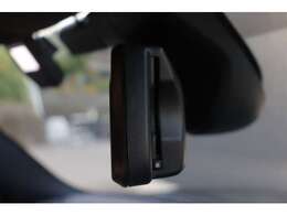 【バックミラー】『バックミラー周辺』の画像になります。写真の内容に関してご不明点、ご質問等がございましたらお気軽にガリバー店舗までお問い合わせください。