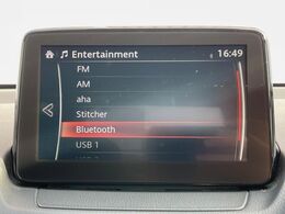 【ナビゲーション】目的地までしっかり案内してくれる使いやすいナビ。Bluetooth接続すればお持ちのスマホやMP3プレイヤーの音楽を再生可能！毎日の運転がさらに楽しくなります！！