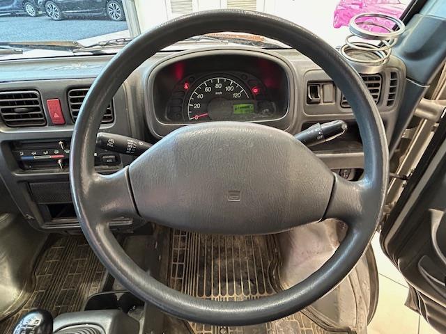 安心の認証整備工場できちっと整備いたします！お車の品質にこだわり、点検作業を実施！お客様に自信を持ってご納車いたします！