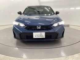 LEDヘッドライトを装備しています。LEDヘッドライトはとても明るく、雨の日や夜間走行も安全・安心です。オートライトコントロール付きで周囲の明るさに応じて自動で点灯・消灯します