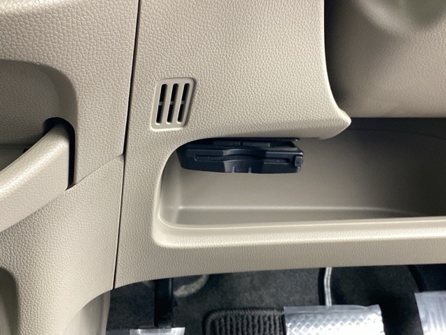 ETC付いてます。ETCが使用可能な道路通行料はキャッシュレスでスマートに走行できます。再セットアップして納車致します。