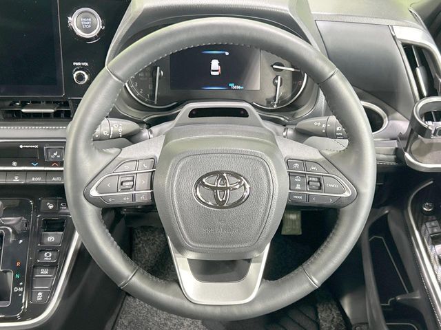 【ステアリングスイッチ】運転中、前方から目線をそらすことなく、オーディオ等の操作が可能な便利機能！安心＆快適なドライブを演出してくれます♪