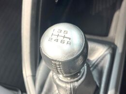 【フロア6速MT】走りの6速MT！！スポーティーな走行をお楽しみいただけます♪