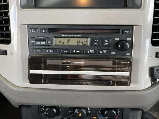 CDラジオチューナーです。ナビへの付け替えも承ります。