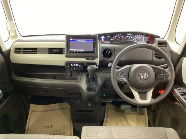 機能的なコックピット。快適な運転を楽しめますよ。