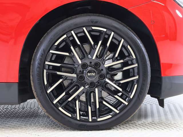 ♪Nicole　Group♪正規総代理店-Alpina（アルピナ）、AP　RACING（エーピーレーシング）、Rolls-Royce（ロールスロイス）、Ferrari（フェラーリ）、BMW、Mini