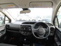 見通しのよいすっきりとした視界で、誰でも運転しやすいです。運転のしやすさは疲れにくさにも繋がりますよ♪