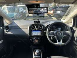 視界の良さなど、いつでも安心して運転できるようにドライバーをサポートします。