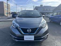 万一の衝突に備えて、いつでも安心して運転できるようエアバックシステムなどの安全装備を標準搭載！！