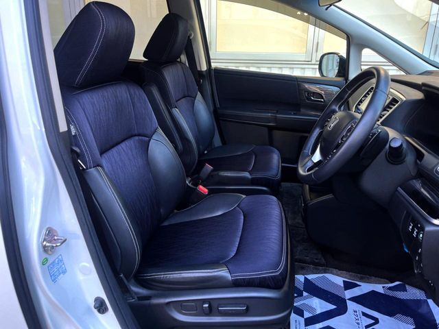 【パワーシート】スイッチ一つで簡単にシートの微調整が可能！電動だから力もいりません！快適なシートポジションにセットして、快適なドライブをお楽しみください。