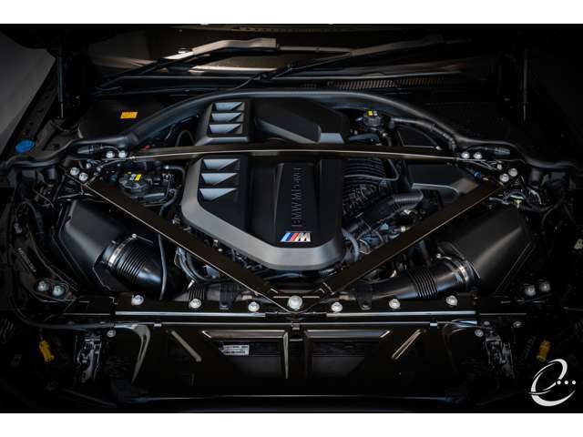 M4コンペティションの心臓部には直列6気筒DOHCツインターボエンジンを搭載し、出力510馬力　トルク650Nmという正にMモデルに相応しいパフォーマンスを発揮致します。