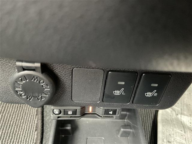 シートヒーター付き車両です！冬場はブランケット1つでこたつ気分？