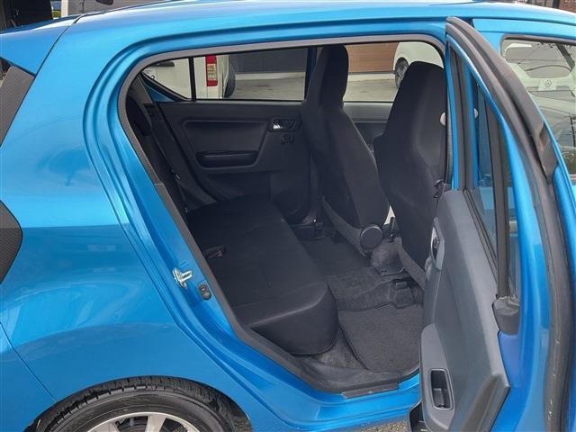 大人が2人座っても広々できます！