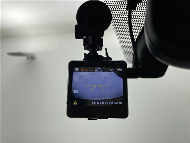 【ドライブレコーダー】映像・音声などの運転中の記録を残します。事故などを起こした起こされた時の証拠になりえますので、もしも時でも安心ですね。