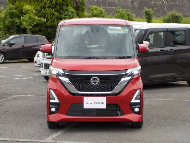 お支払い総額は県内登録・店頭納車にての表示をさせて頂いております。登録のご住所によって県外登録費用が必要となりますし、ご依頼によっては別途陸送費用が必要となる事も御座います。