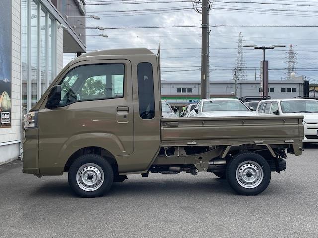 衝突軽減ブレーキ クリアランスソナー LEDヘッドライト オートライト フォグランプ アイドリングストップ 横滑り防止装置 プッシュスタート スマートキー