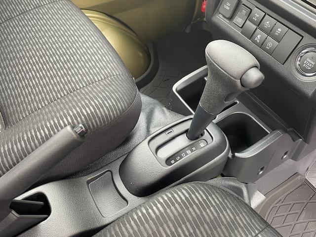 【シフトレバー】シフトも操作しやすく快適なドライブを楽しんでいただけます！