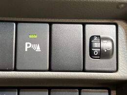 【コーナーセンサー】バンパーに付いたセンサーが障害物を検知！一定の距離に近づくとアラートで教えてくれます♪狭い駐車スペースや車庫入れ時も安心ですね☆